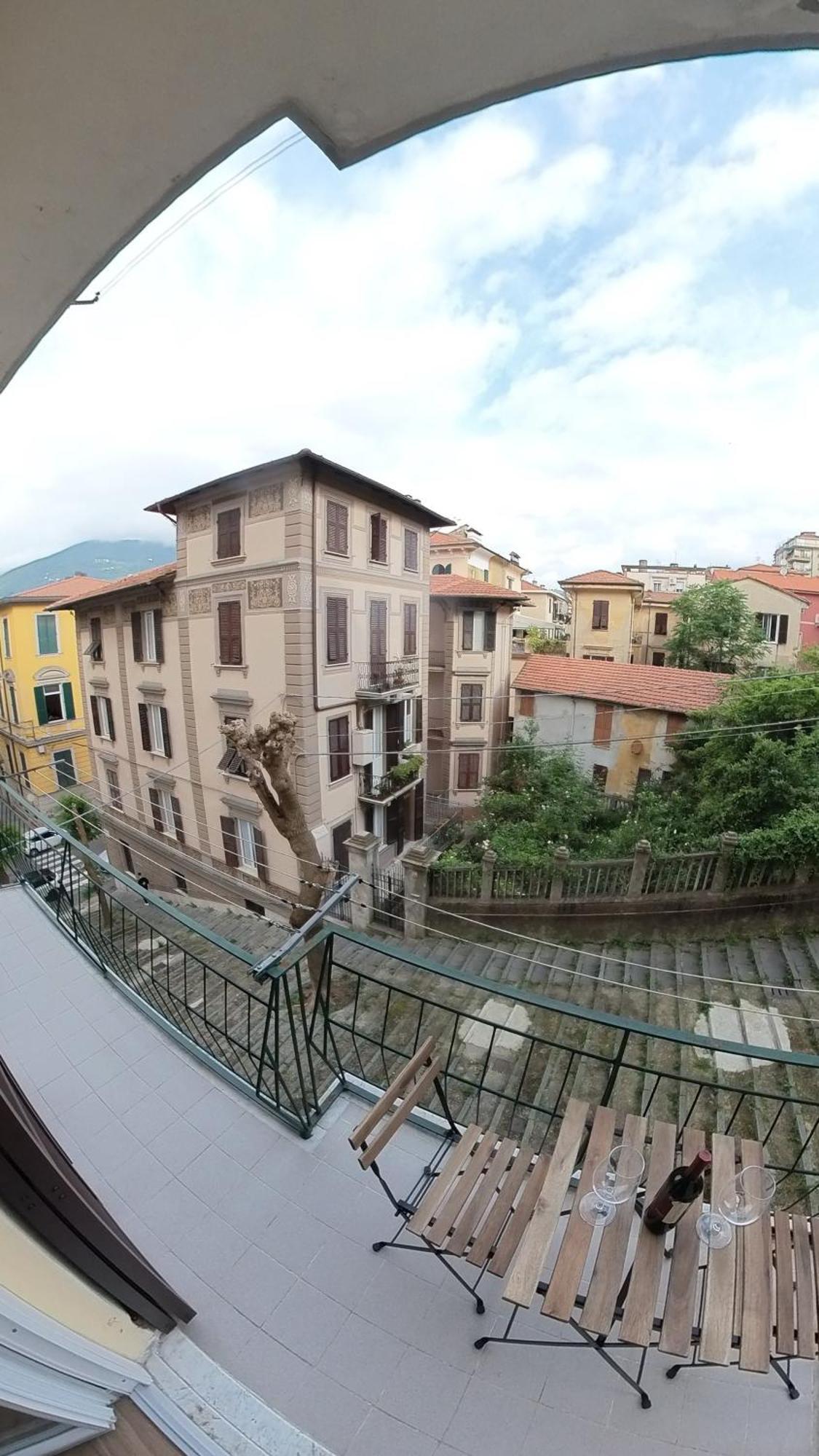 Miglio Blu Apartment Специя Екстериор снимка